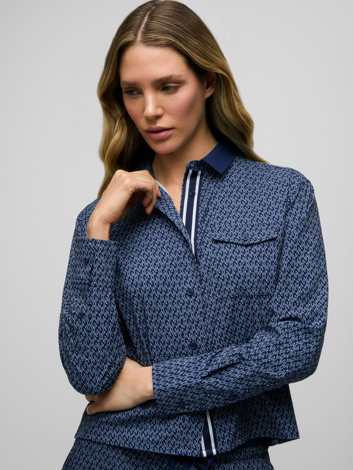 Maltese Blue G-Thing Ashe Cropped Button-Down, contrast placket & chest pocket close-up | Greyson Clothiers