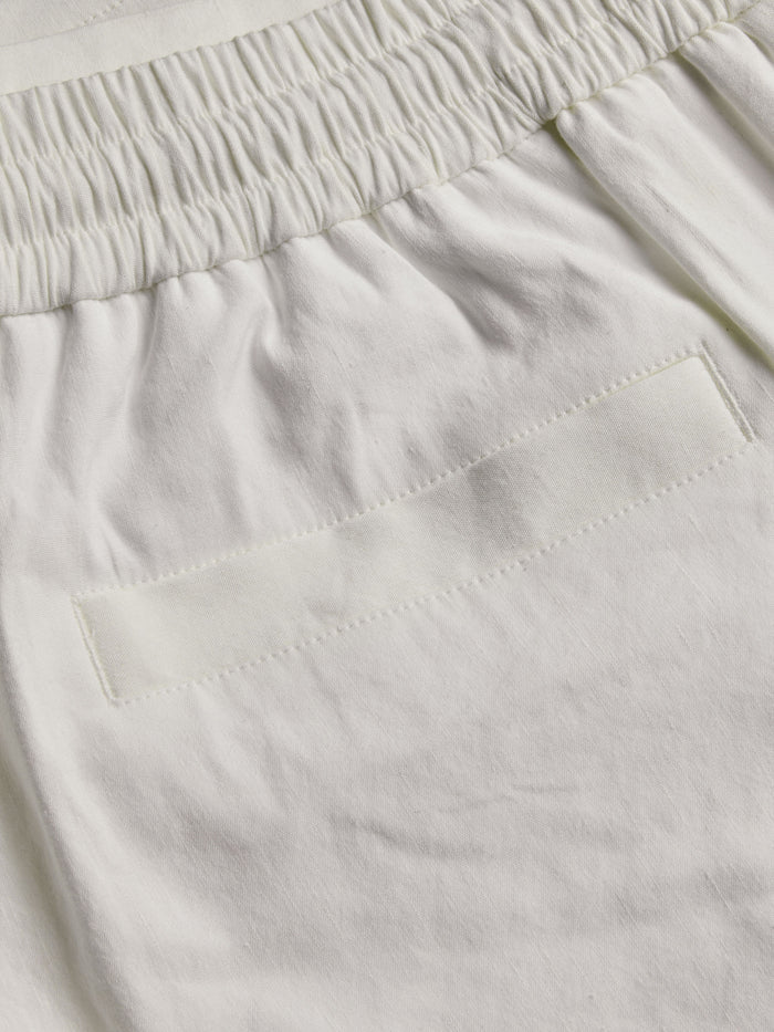 Dune Gaston Linen Short - Elasticated Waistband and Back Welt Pocket Close-Up | Greyson Clothiers