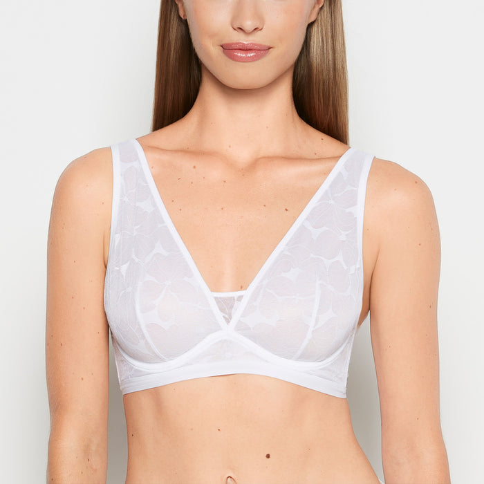 Lined Triangle Bralette in Powdered Sugar