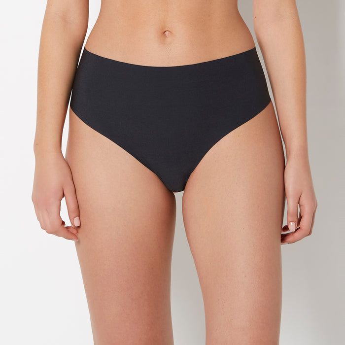No Show Invisible High Waist Thong Panty in Tuxedo Black