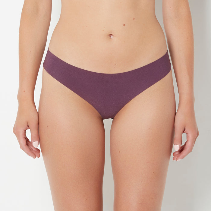 No Show Thong in Blackberry Wine